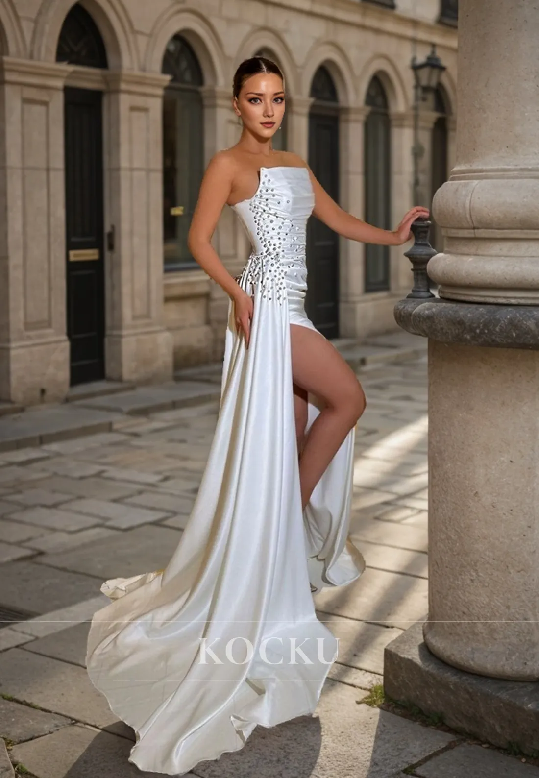 Elegant & Luxurious Sleeveless Ruched Sheath Split Evening Party Prom Dress With Beaded