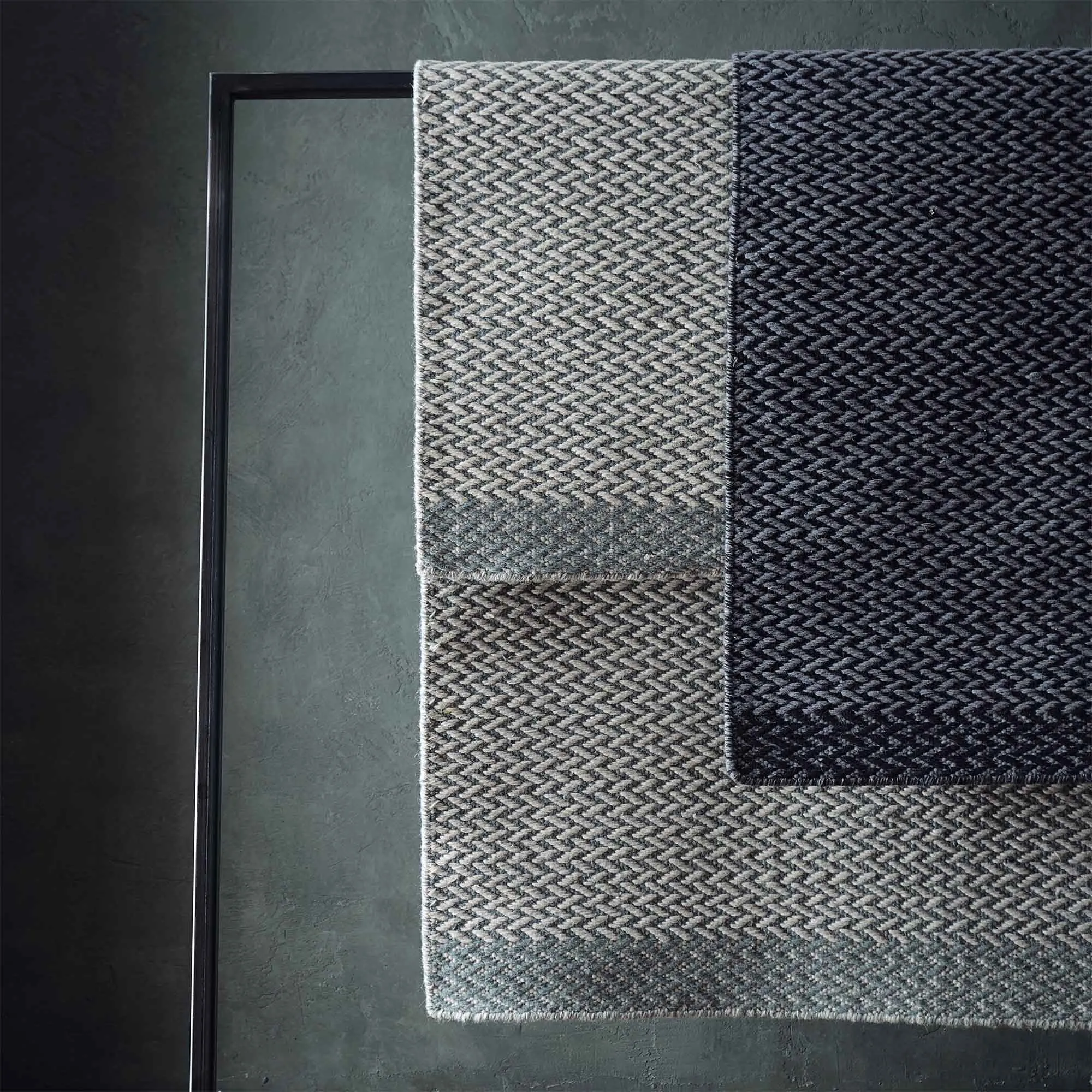 Modiya Rug [Light grey green/Ivory]